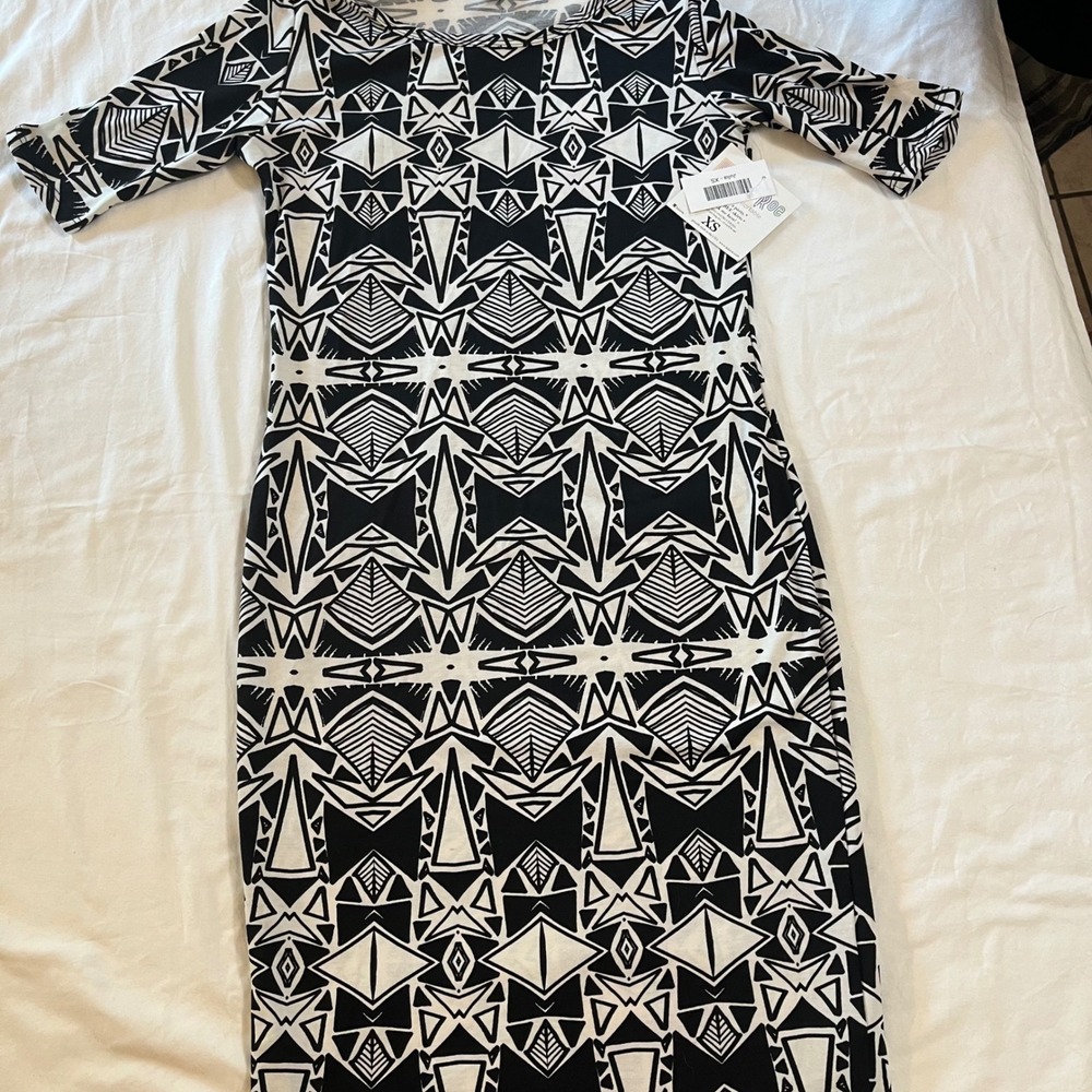 New LuLaRoe JULIA Pencil Bodycon Dress Black/White Geometric XS (Fits 2-4)